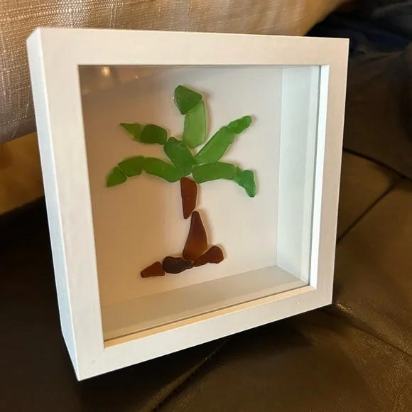 Framed sea glass palm tree - Picture 2 of 4